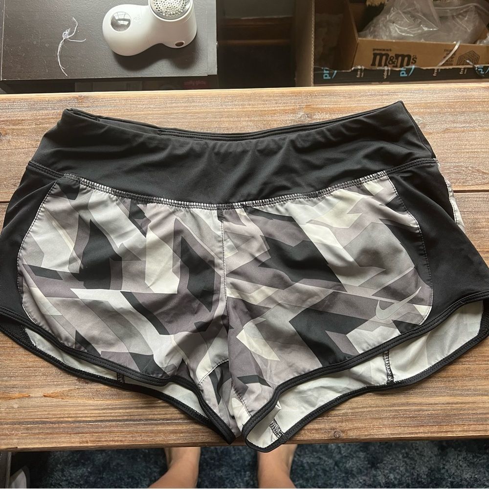Nike DriFIT Gray Black Geometric Print Running Shorts Athletic Workout Size M